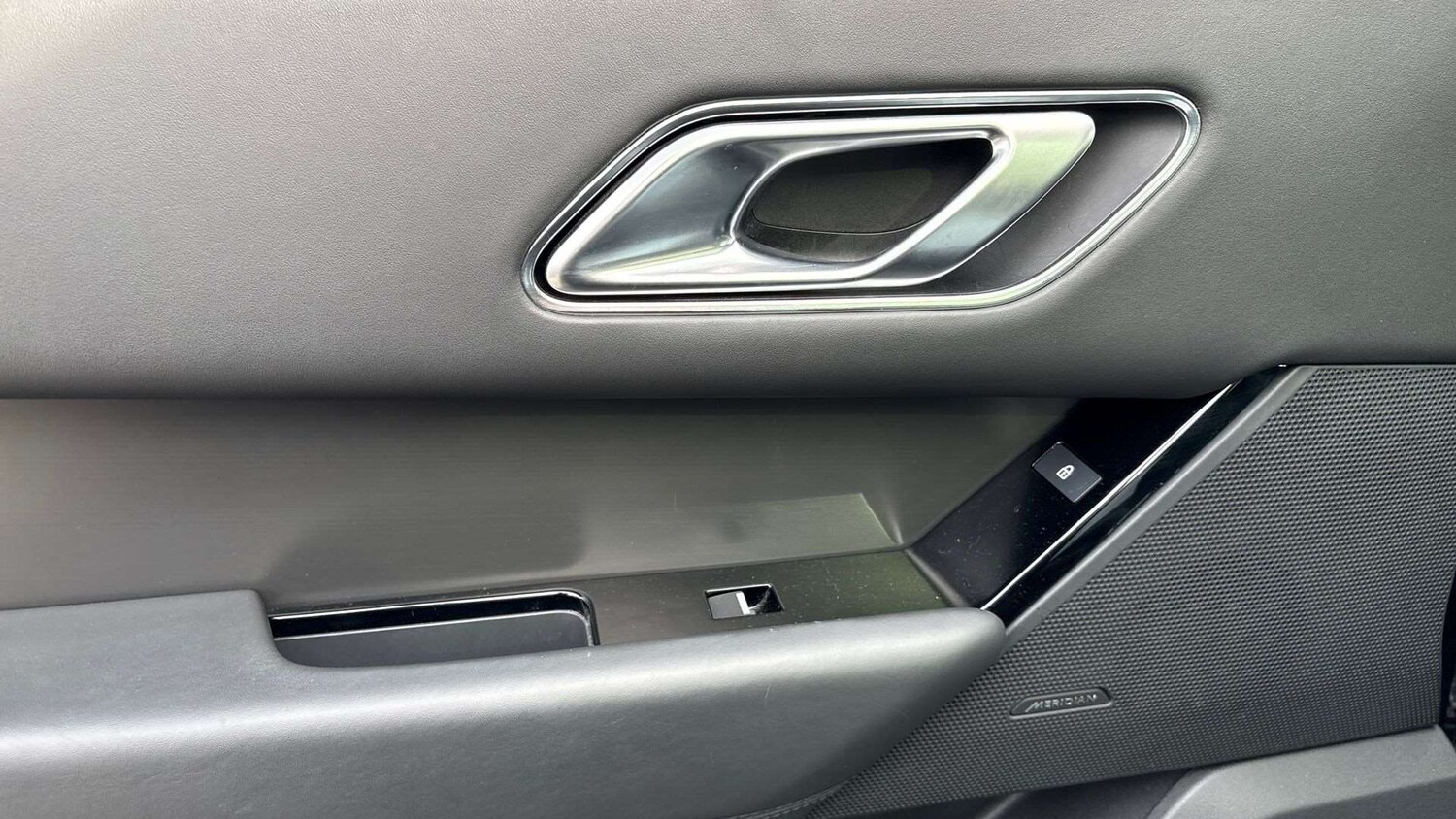 Used Land Rover Range Rover Velar 2024 for sale - 77787049: Photo 30