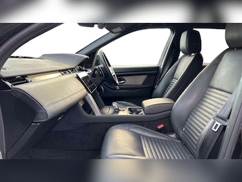 Used Land Rover Discovery Sport 2024 for sale - 76648890: Photo