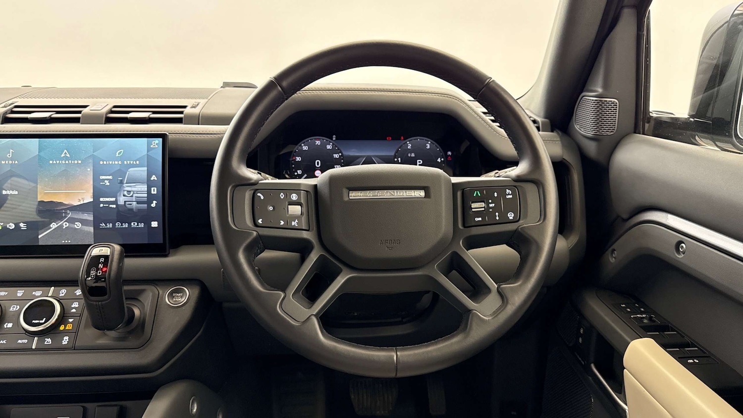 Used Land Rover Defender 2024 for sale - 76460266: Photo 15