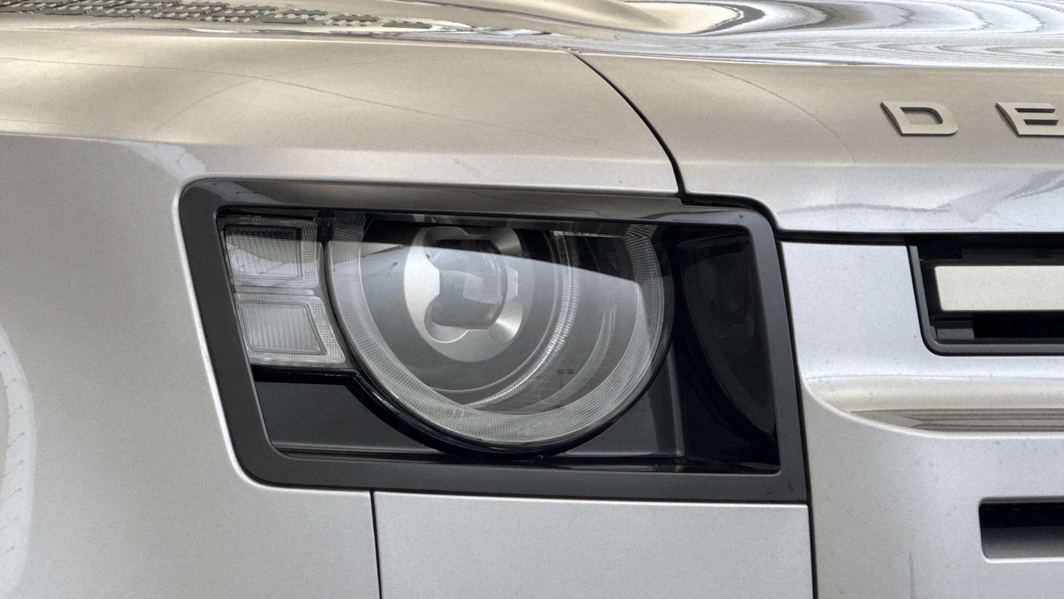 Used Land Rover Defender 2024 for sale - 76460266: Photo 17