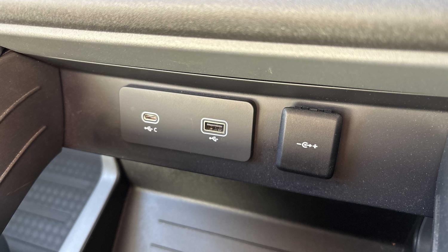 Used Land Rover Defender 2024 for sale - 76460266: Photo 27