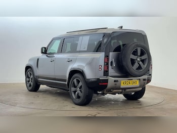 Used Land Rover Defender 2024 for sale - 76460266: Photo