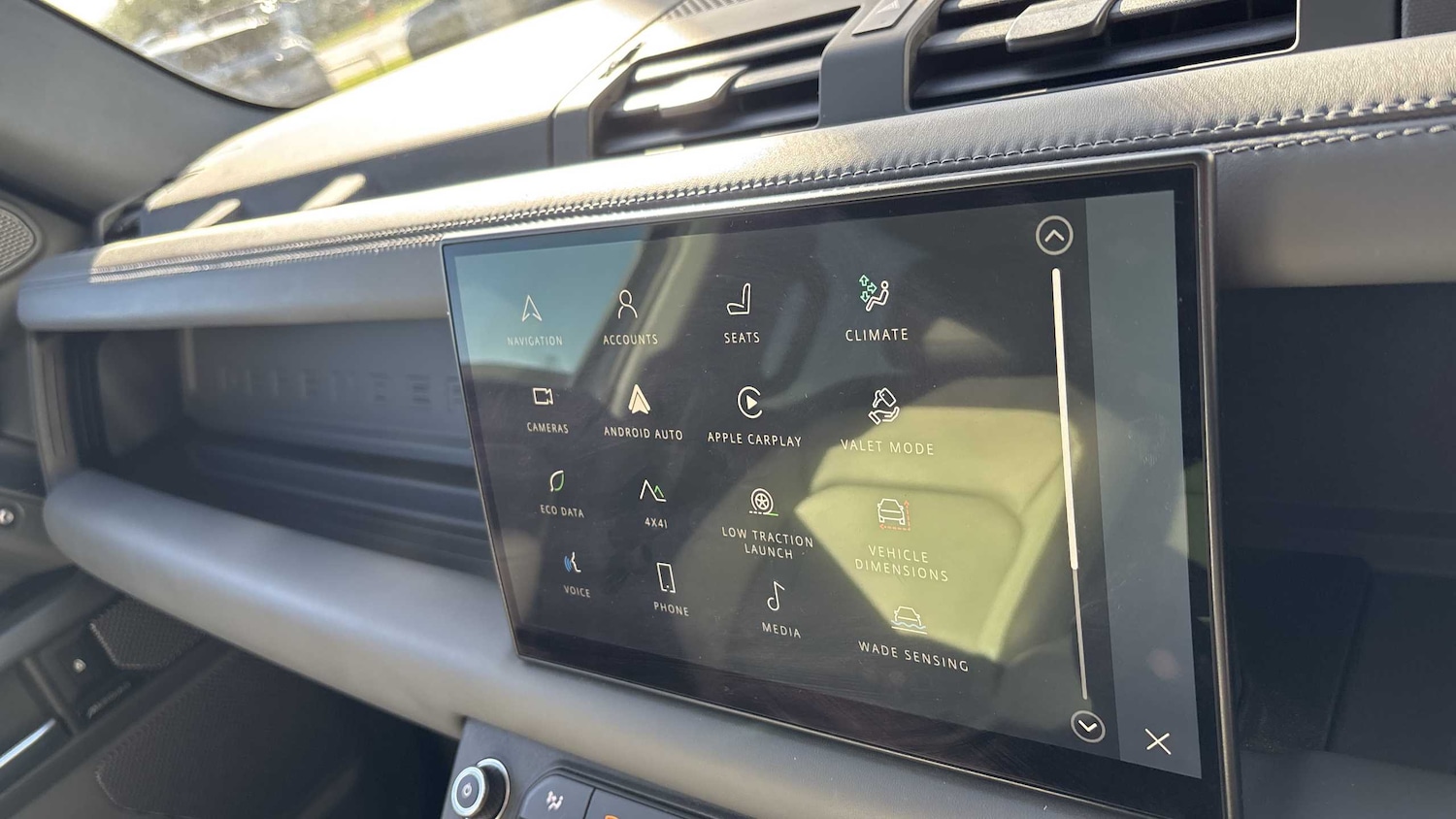 Used Land Rover Defender 2024 for sale - 76460266: Photo 33