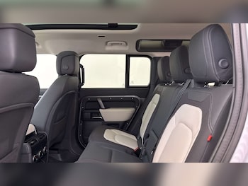 Used Land Rover Defender 2024 for sale - 76460266: Photo