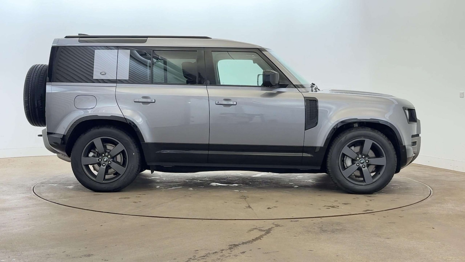 Used Land Rover Defender 2024 for sale - 76460266: Photo 5