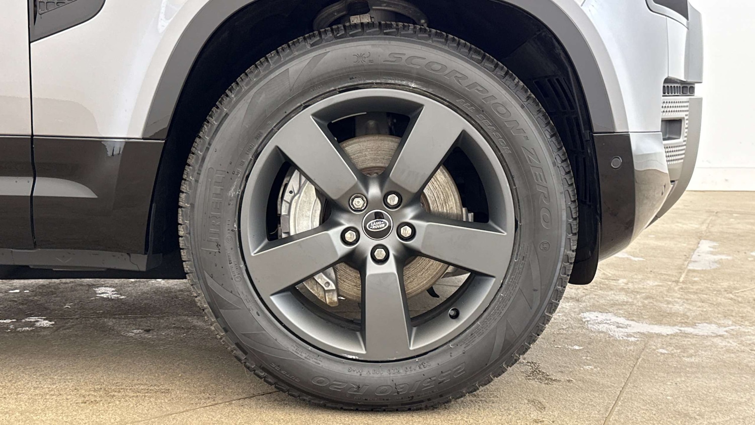 Used Land Rover Defender 2024 for sale - 76460266: Photo 8