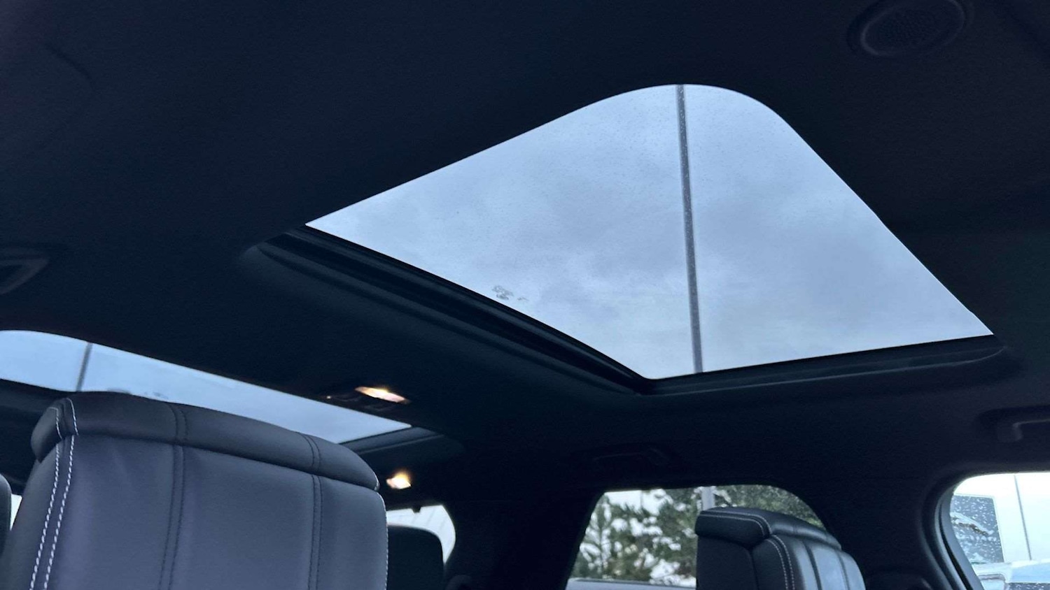 Used Land Rover Discovery 2024 for sale - 76515571: Photo 21