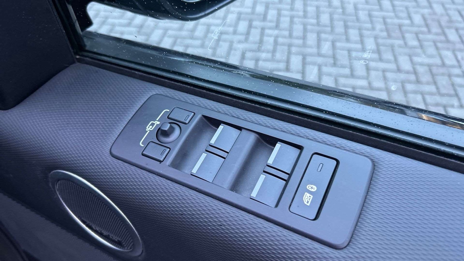 Used Land Rover Discovery 2024 for sale - 76515571: Photo 33