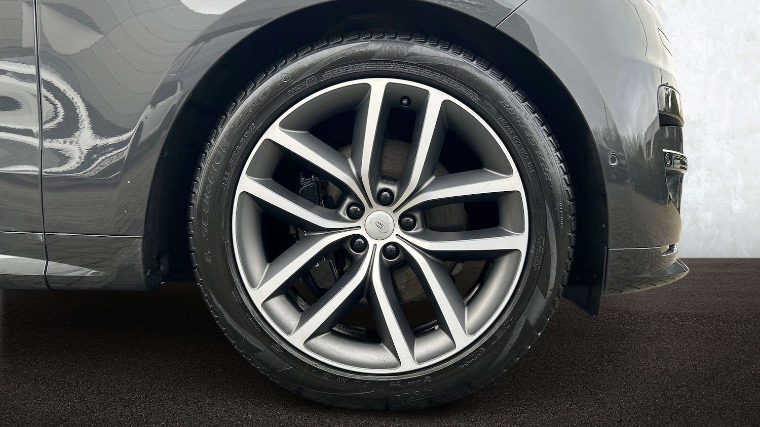 Used Land Rover Range Rover Sport 2024 for sale - 76732400: Photo 8