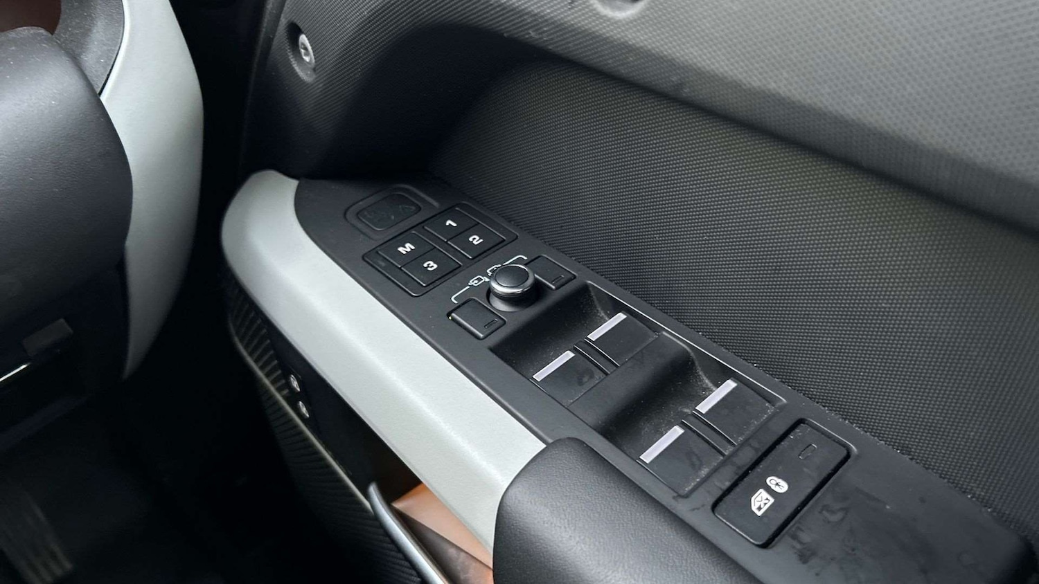 Used Land Rover Defender 2022 for sale - 76460286: Photo 25