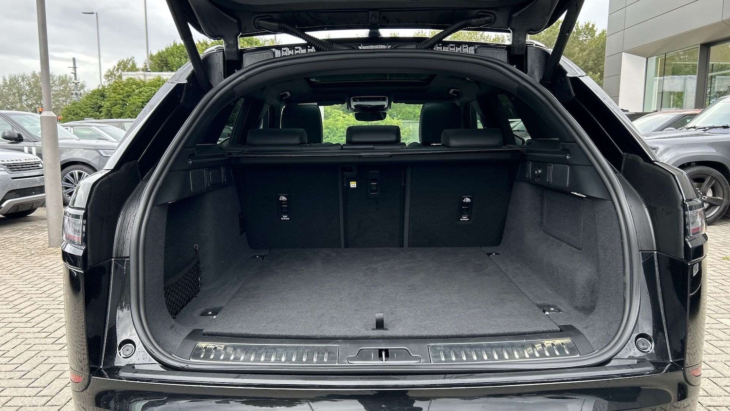 Used Land Rover Range Rover Velar 2024 for sale - 76460517: Photo 10