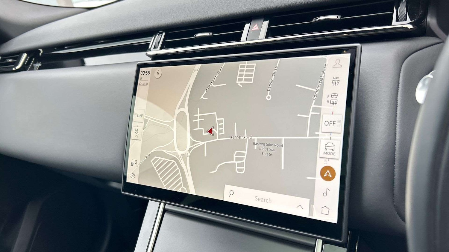 Used Land Rover Range Rover Velar 2024 for sale - 76460517: Photo 11