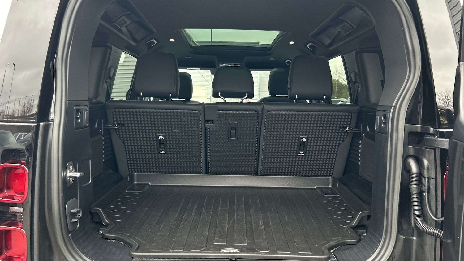 Used Land Rover Defender 2022 for sale - 76553147: Photo 10