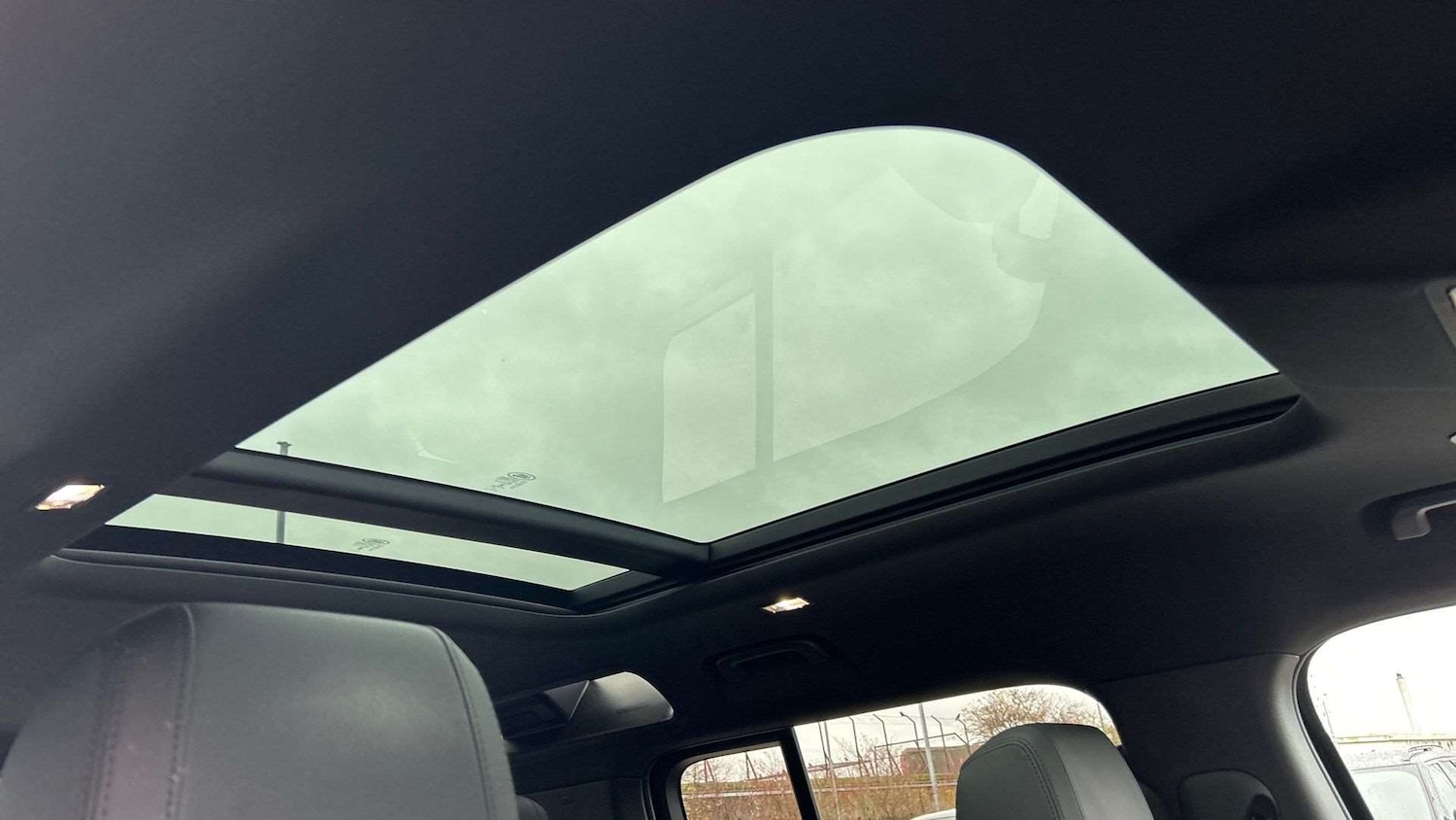 Used Land Rover Defender 2022 for sale - 76553147: Photo 21