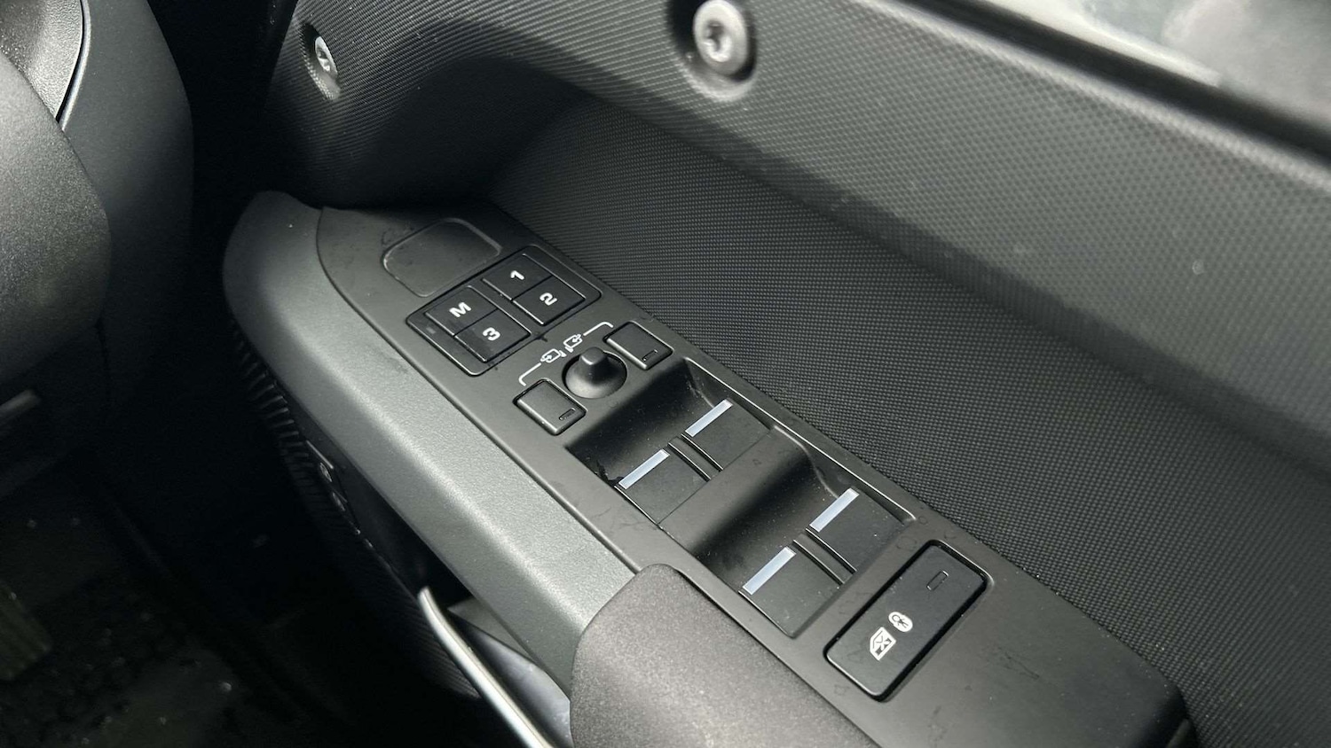 Used Land Rover Defender 2022 for sale - 76553147: Photo 25