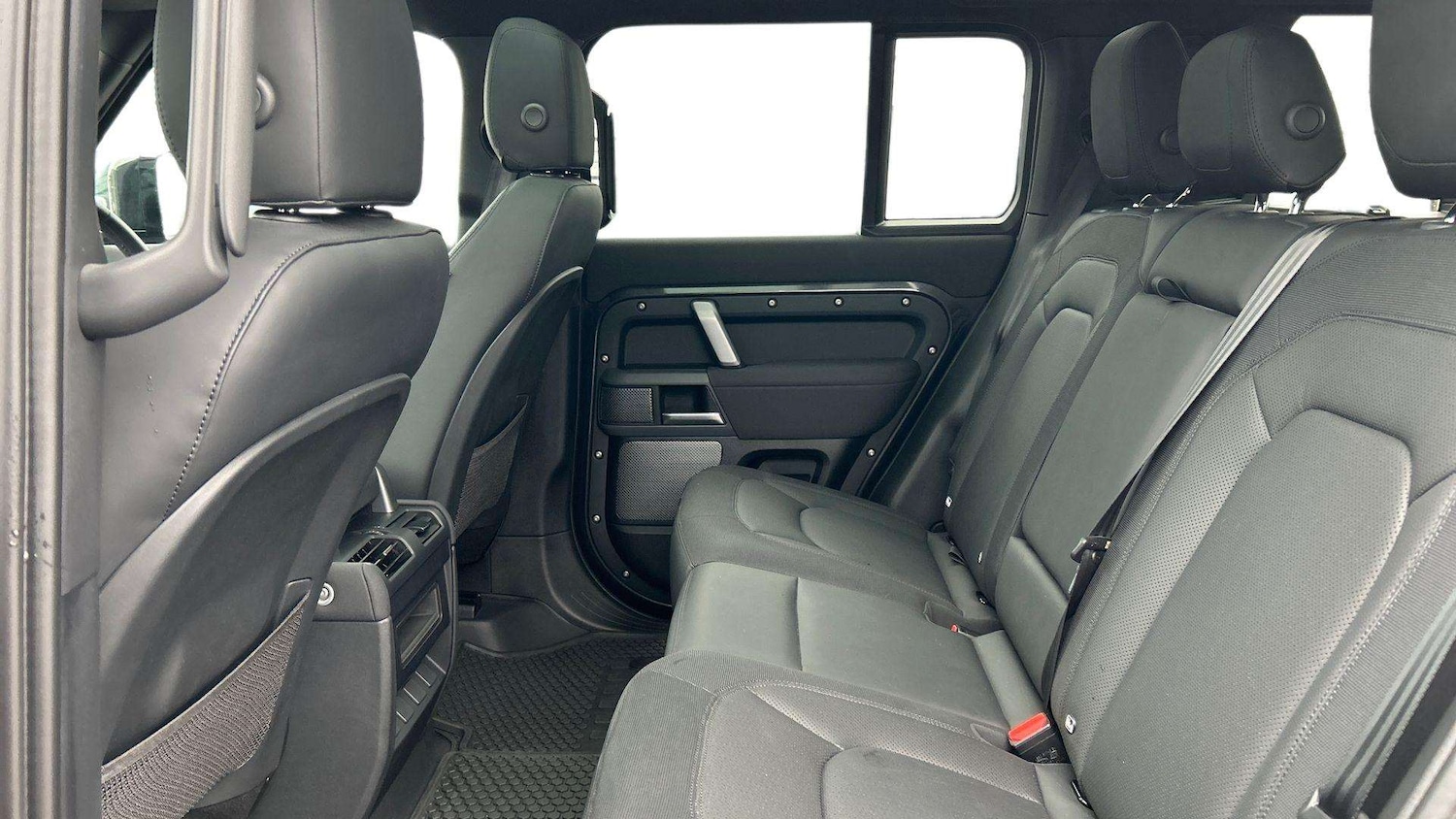 Used Land Rover Defender 2022 for sale - 76553147: Photo 4