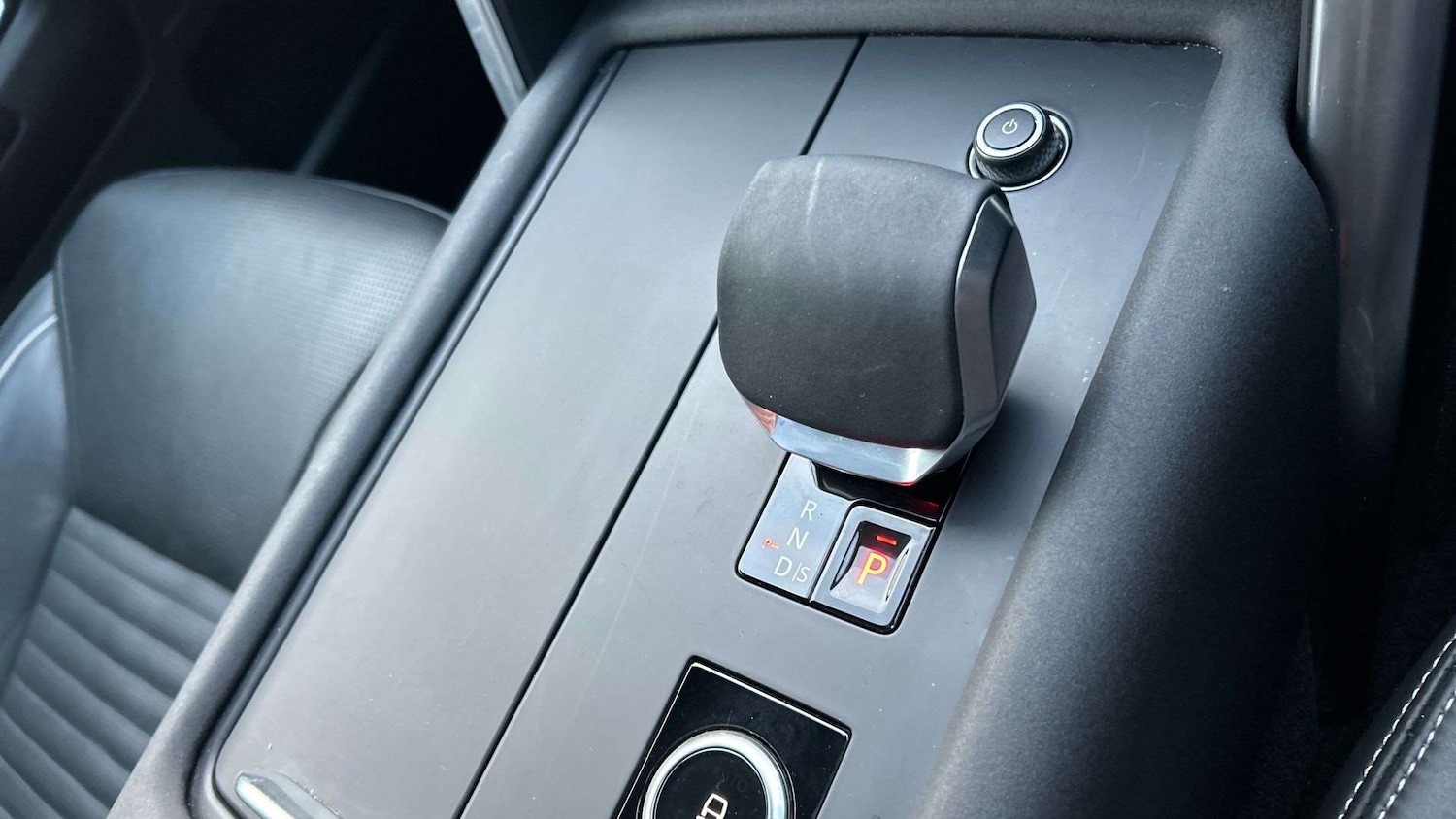 Used Land Rover Discovery 2024 for sale - 76718094: Photo 13