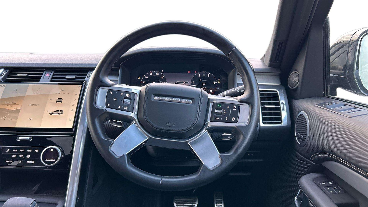 Used Land Rover Discovery 2024 for sale - 76718094: Photo 15