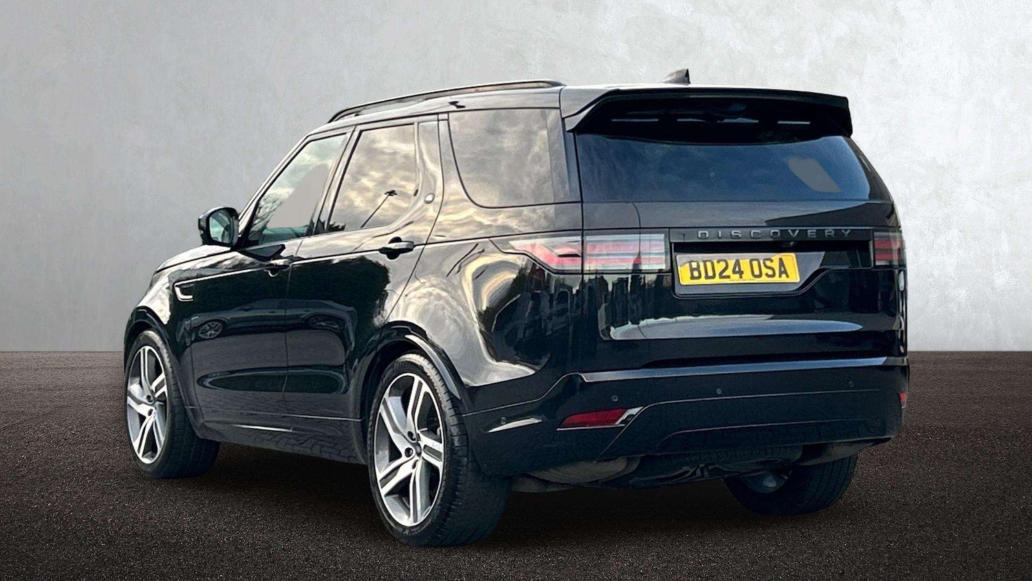 Used Land Rover Discovery 2024 for sale - 76718094: Photo 2