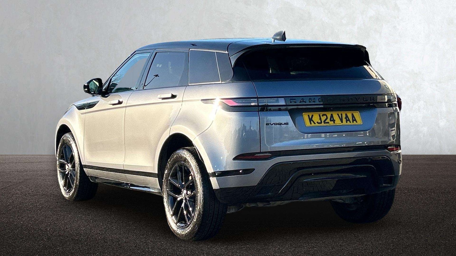 Used Land Rover Range Rover Evoque 2024 for sale - 77348068: Photo 2