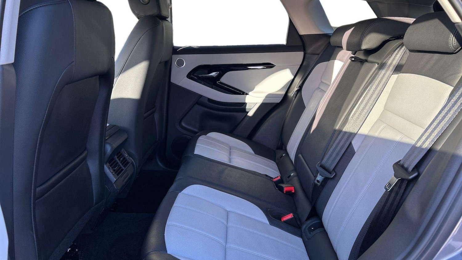 Used Land Rover Range Rover Evoque 2024 for sale - 77348068: Photo 4