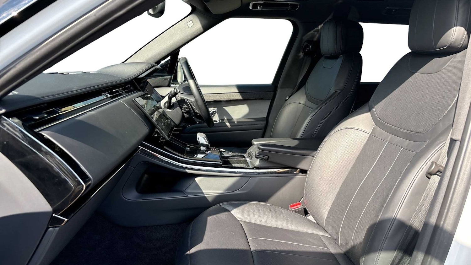 Used Land Rover Range Rover Sport 2024 for sale - 76460638: Photo 3