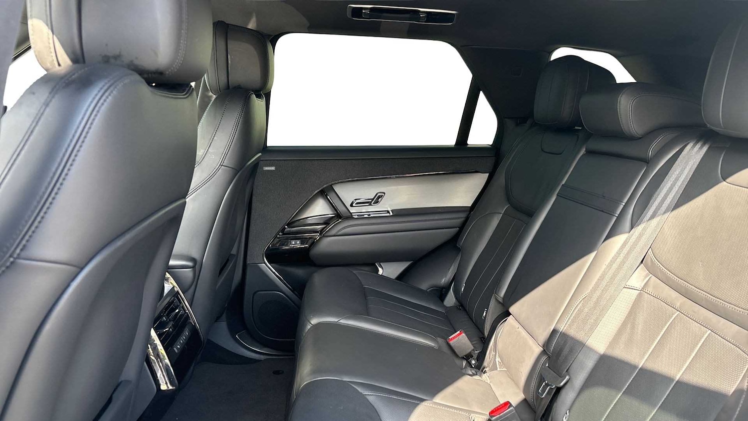 Used Land Rover Range Rover Sport 2024 for sale - 76460638: Photo 4