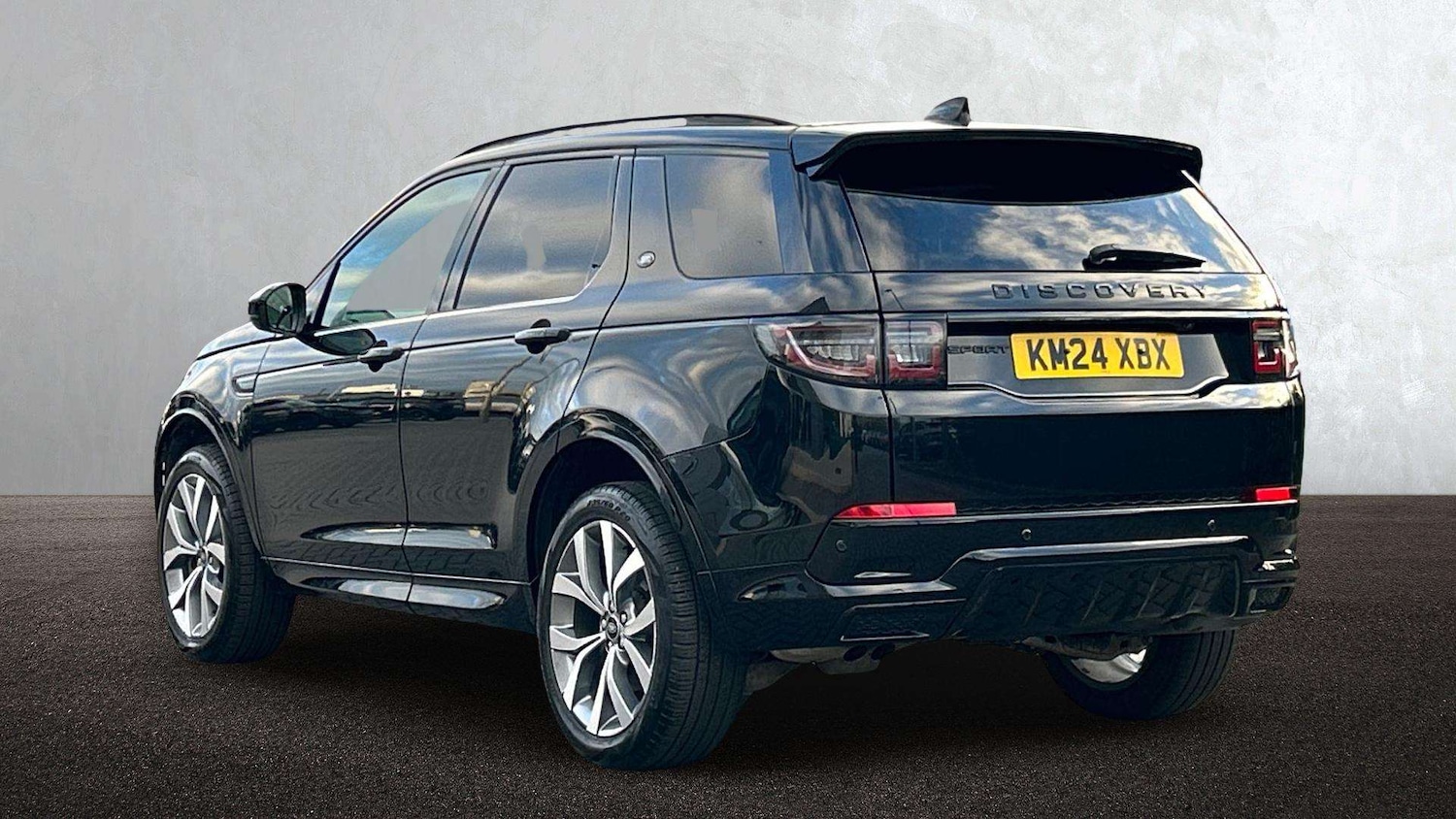 Used Land Rover Discovery Sport 2024 for sale - 76746050: Photo 2