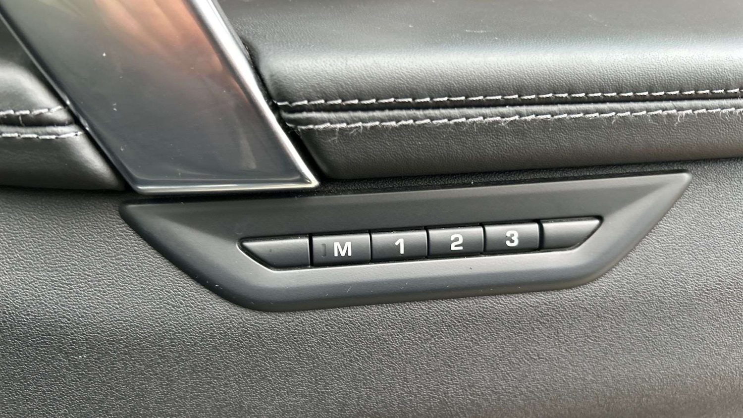 Used Land Rover Discovery Sport 2024 for sale - 76746050: Photo 25