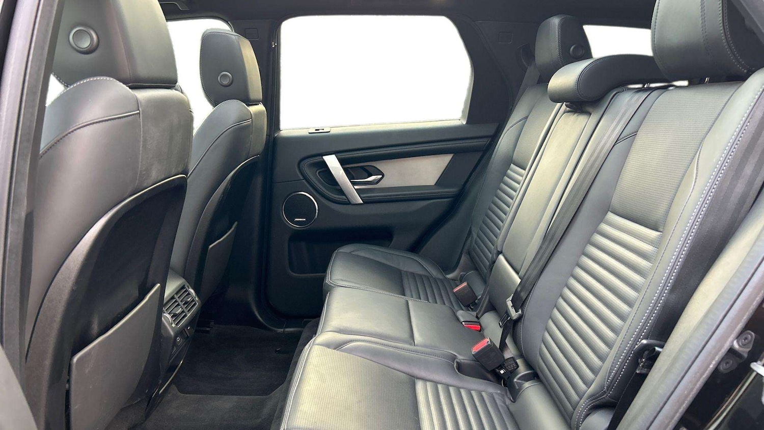 Used Land Rover Discovery Sport 2024 for sale - 76746050: Photo 4