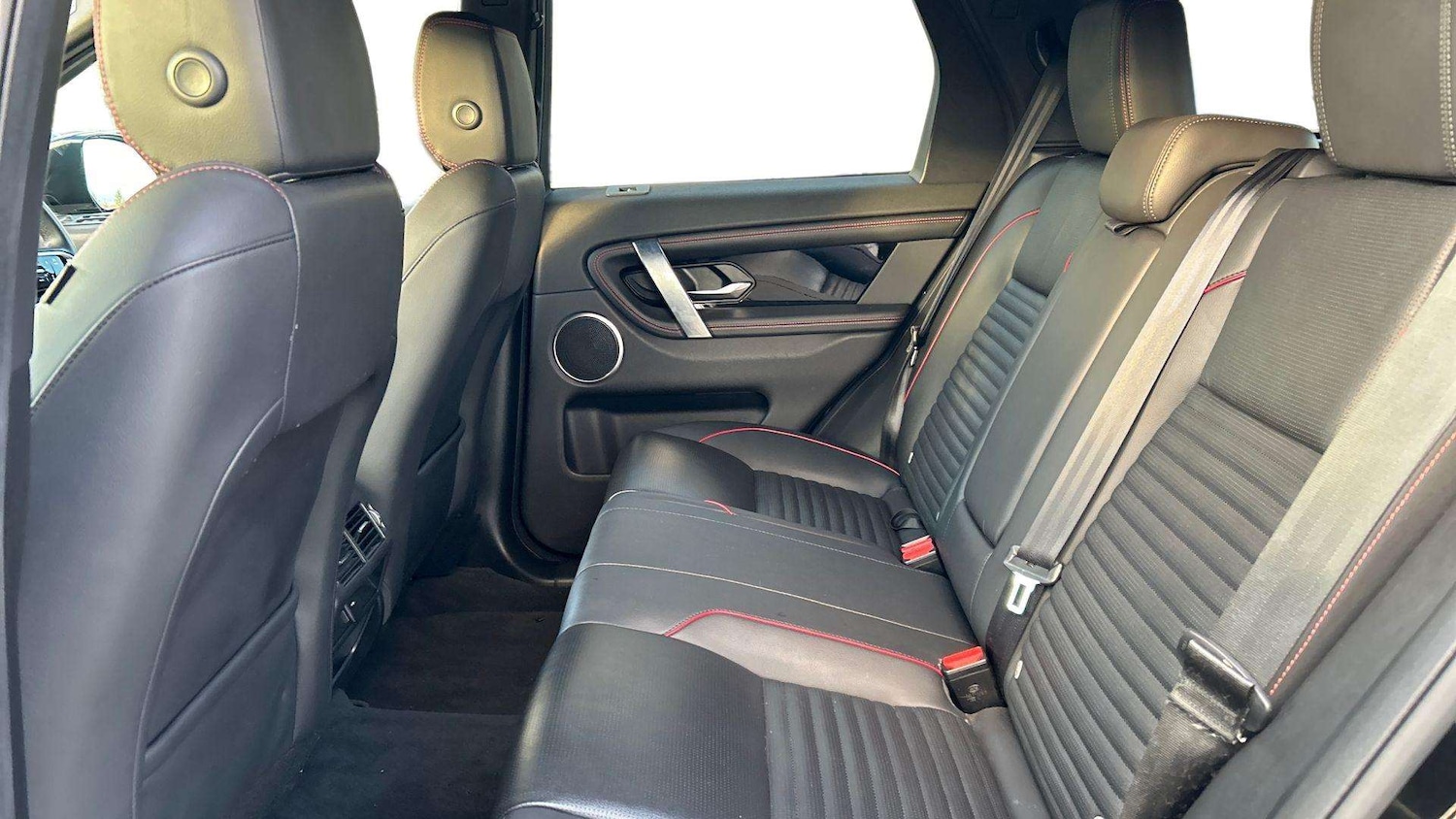 Used Land Rover Discovery Sport 2023 for sale - 76705158: Photo 4