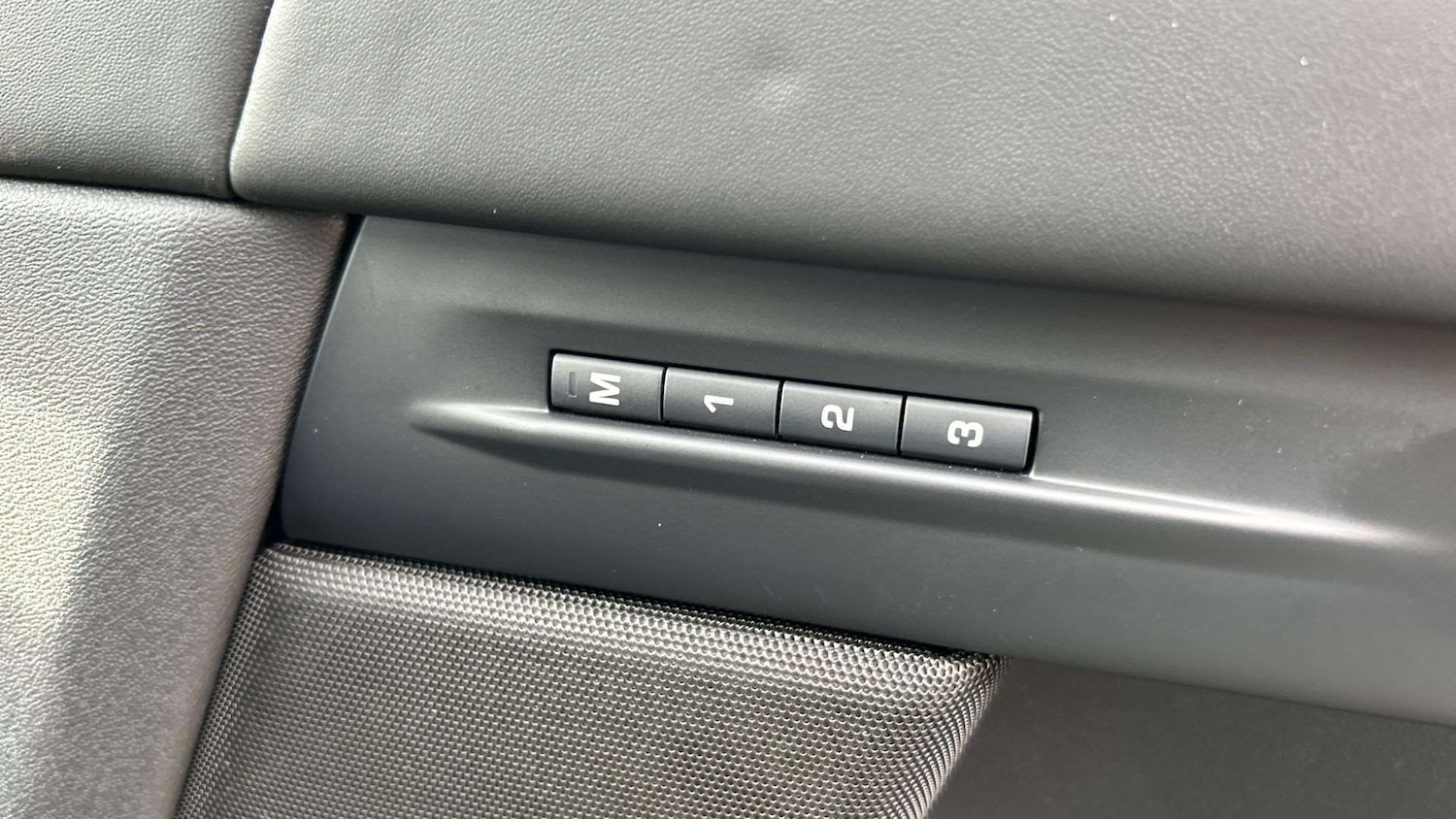 Used Land Rover Range Rover Evoque 2025 for sale - 76460670: Photo 32