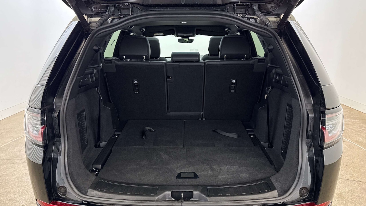 Used Land Rover Discovery Sport 2024 for sale - 76459881: Photo 10