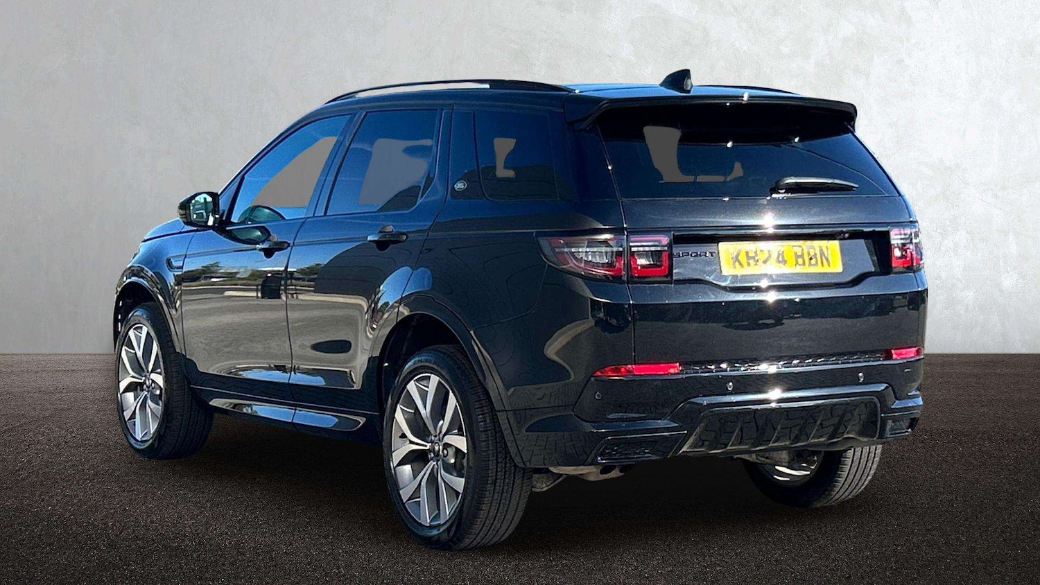 Used Land Rover Discovery Sport 2024 for sale - 76459881: Photo 2