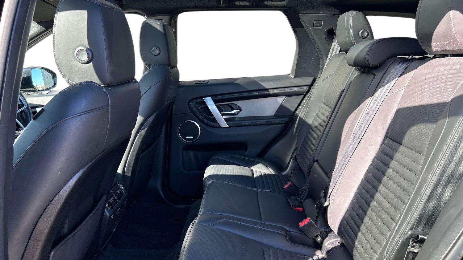 Used Land Rover Discovery Sport 2024 for sale - 76459881: Photo 4