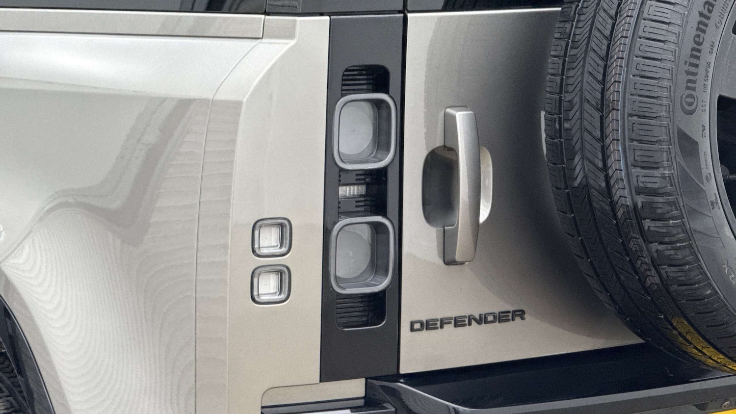 Used Land Rover Defender 2024 for sale - 78052147: Photo 19