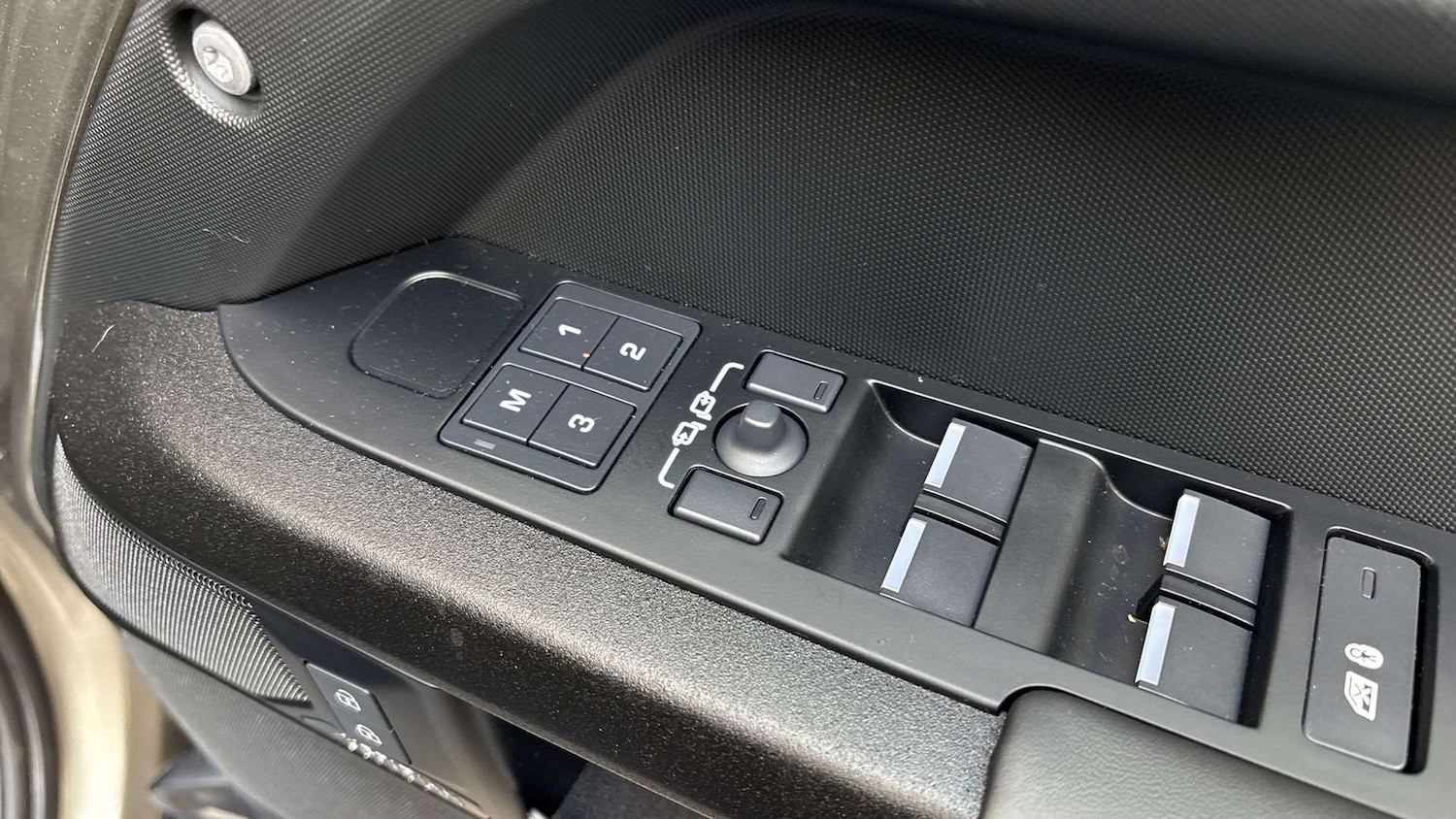 Used Land Rover Defender 2024 for sale - 78052147: Photo 24