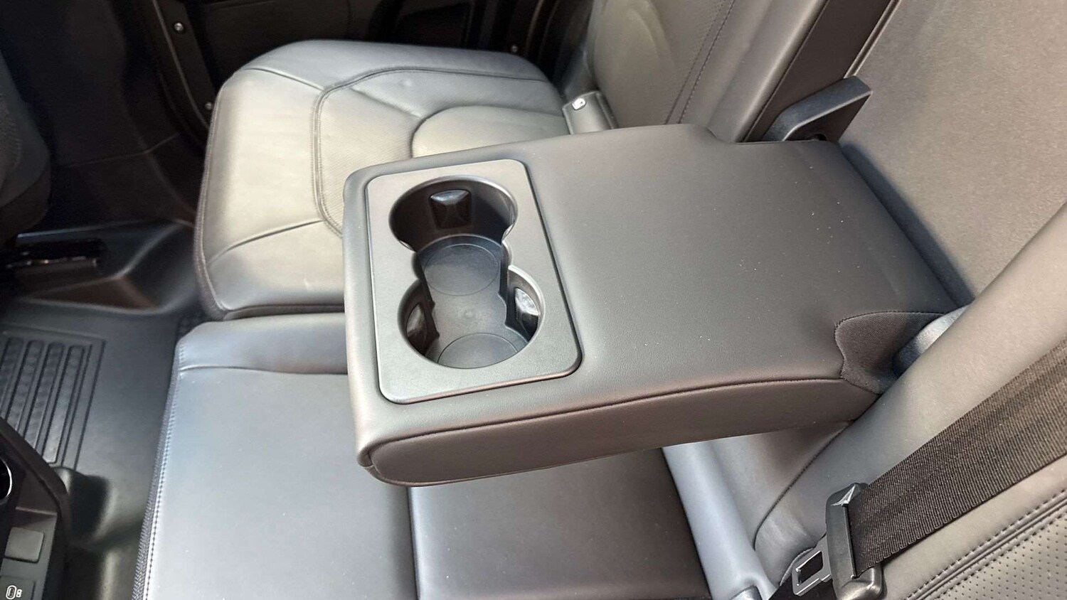 Used Land Rover Defender 2024 for sale - 78052147: Photo 27