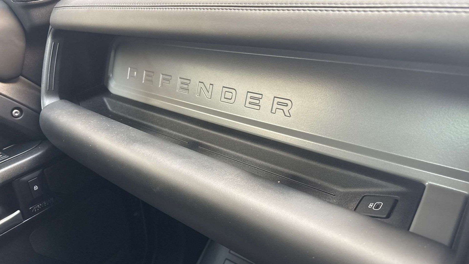 Used Land Rover Defender 2024 for sale - 78052147: Photo 29