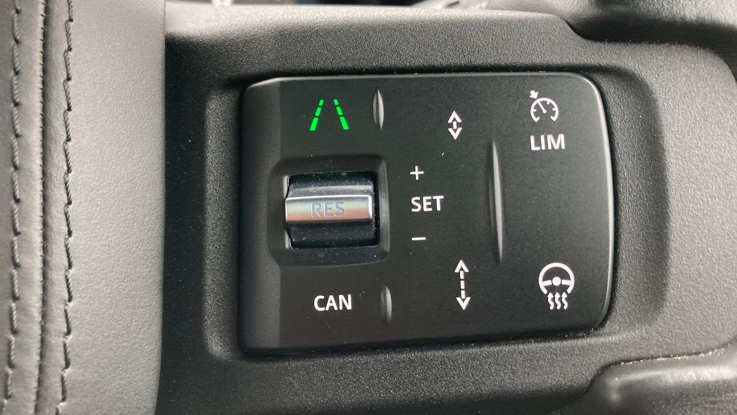 Used Land Rover Defender 2024 for sale - 78052147: Photo 33