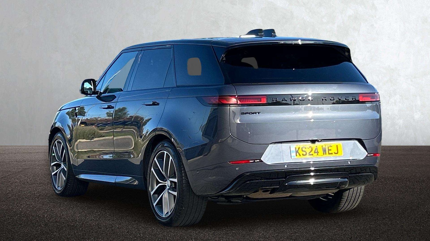 Used Land Rover Range Rover Sport 2024 for sale - 76459962: Photo 2