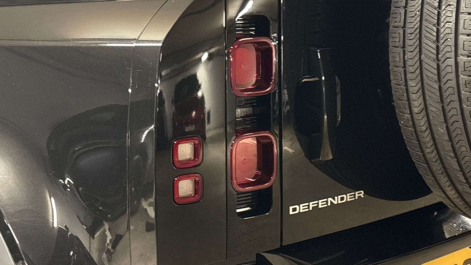 Used Land Rover Defender 2024 for sale - 77373719: Photo 19