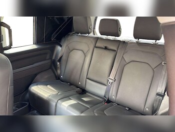 Used Land Rover Defender 2024 for sale - 77373719: Photo