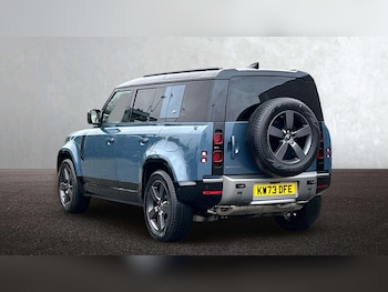 Used Land Rover Defender 2023 for sale - 77257332: Photo