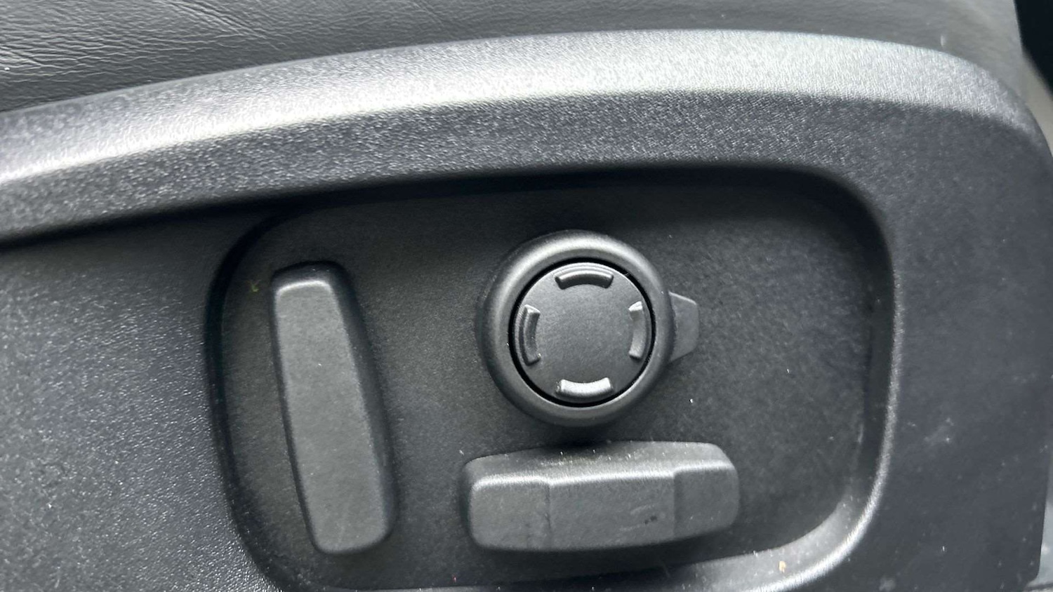 Used Land Rover Defender 2023 for sale - 77257332: Photo 32