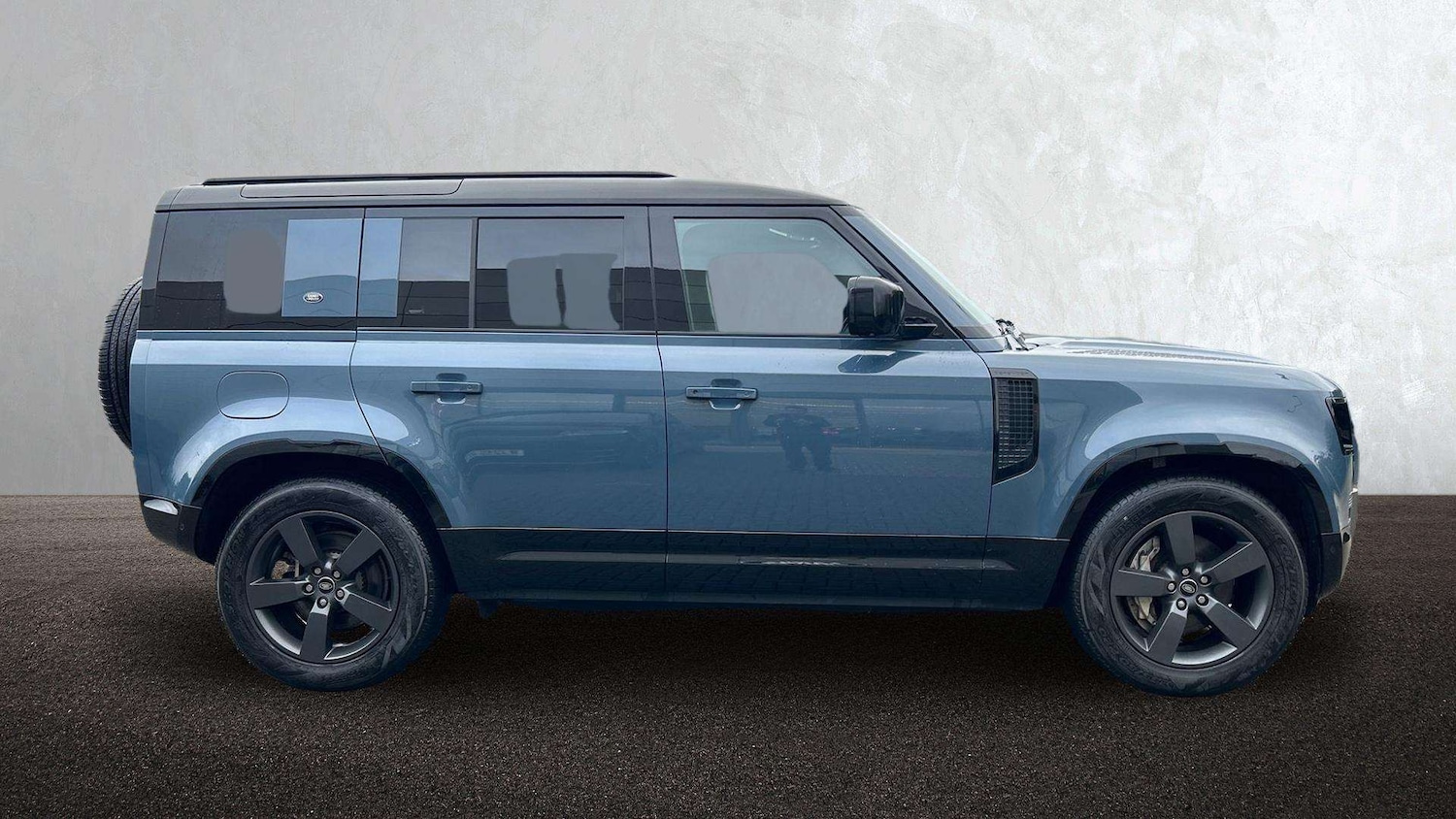 Used Land Rover Defender 2023 for sale - 77257332: Photo 5