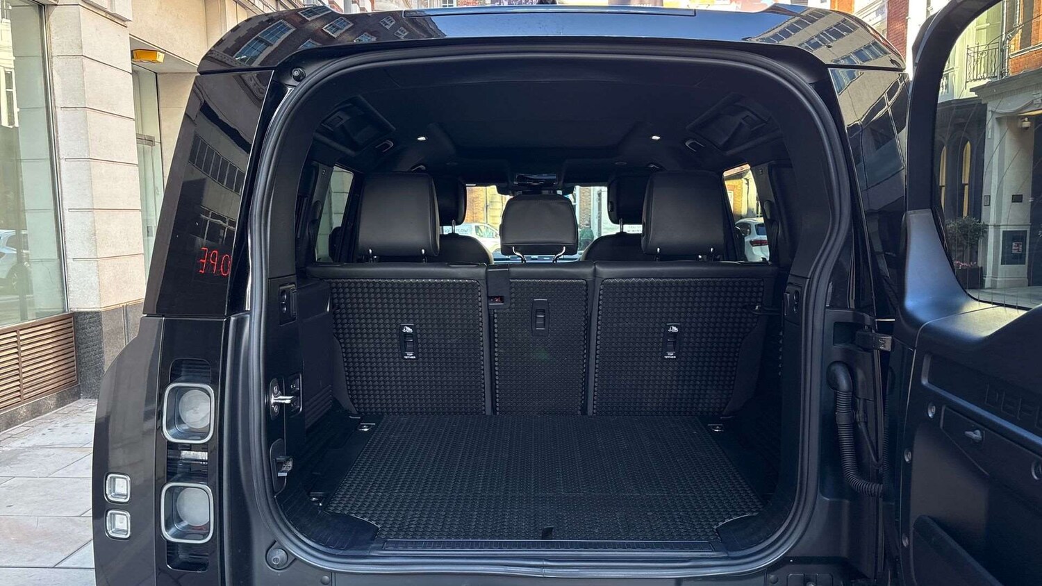 Used Land Rover Defender 2024 for sale - 77674590: Photo 10