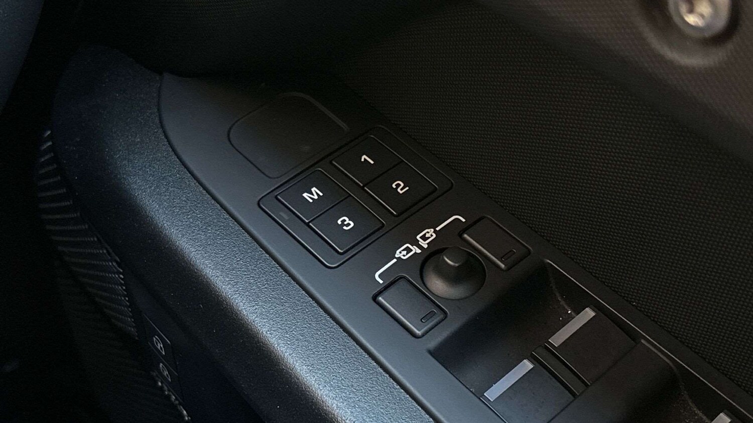 Used Land Rover Defender 2024 for sale - 77674590: Photo 25