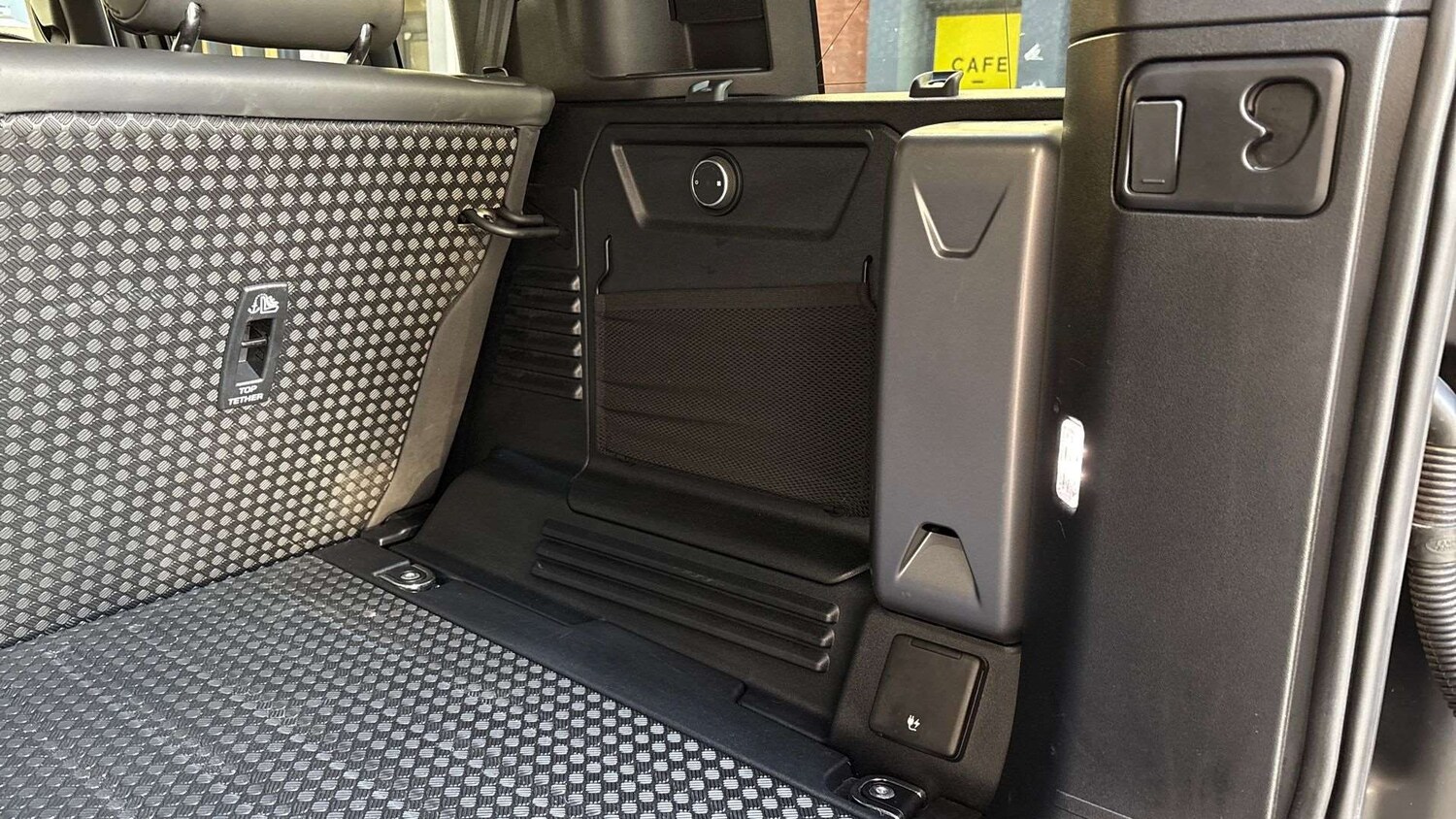 Used Land Rover Defender 2024 for sale - 77674590: Photo 27