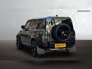 Used Land Rover Defender 2024 for sale - 77674590: Photo